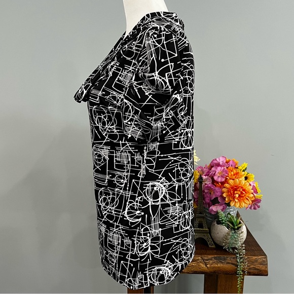 Beechers Brook Short Sleeve Top - Picture 3 of 12